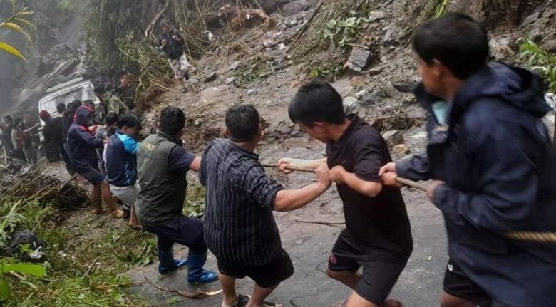 Sikkim Flood : Heavy Rainfall and Landslides Strand Over 1,200 Tourists in Lachung, North Sikkim
