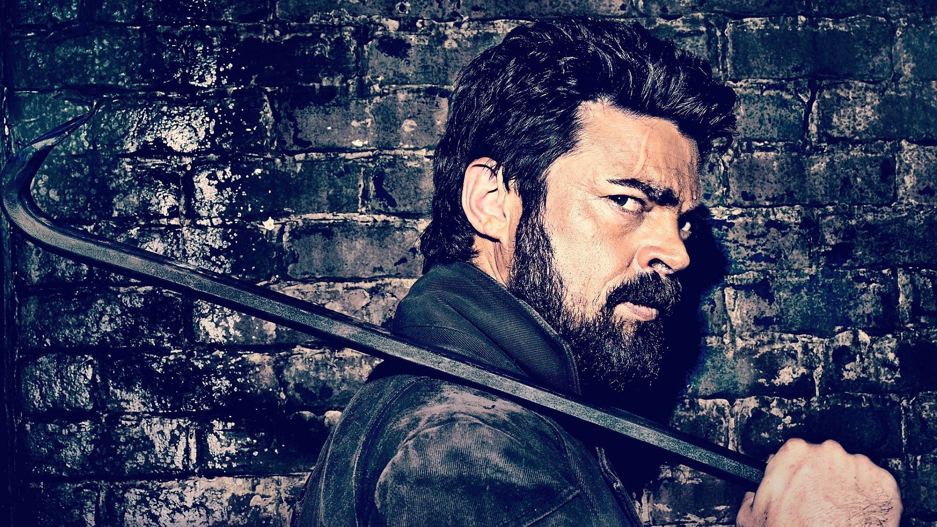 Karl Urban posing as Billy Butcher from 'The Boys' show.